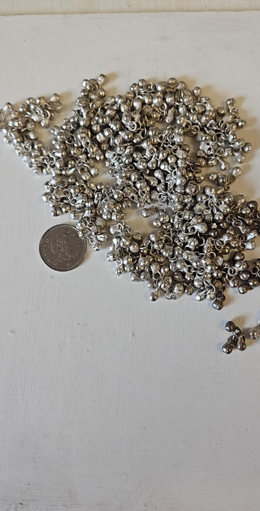 SIlver-Coloured Bell Cluster Bead