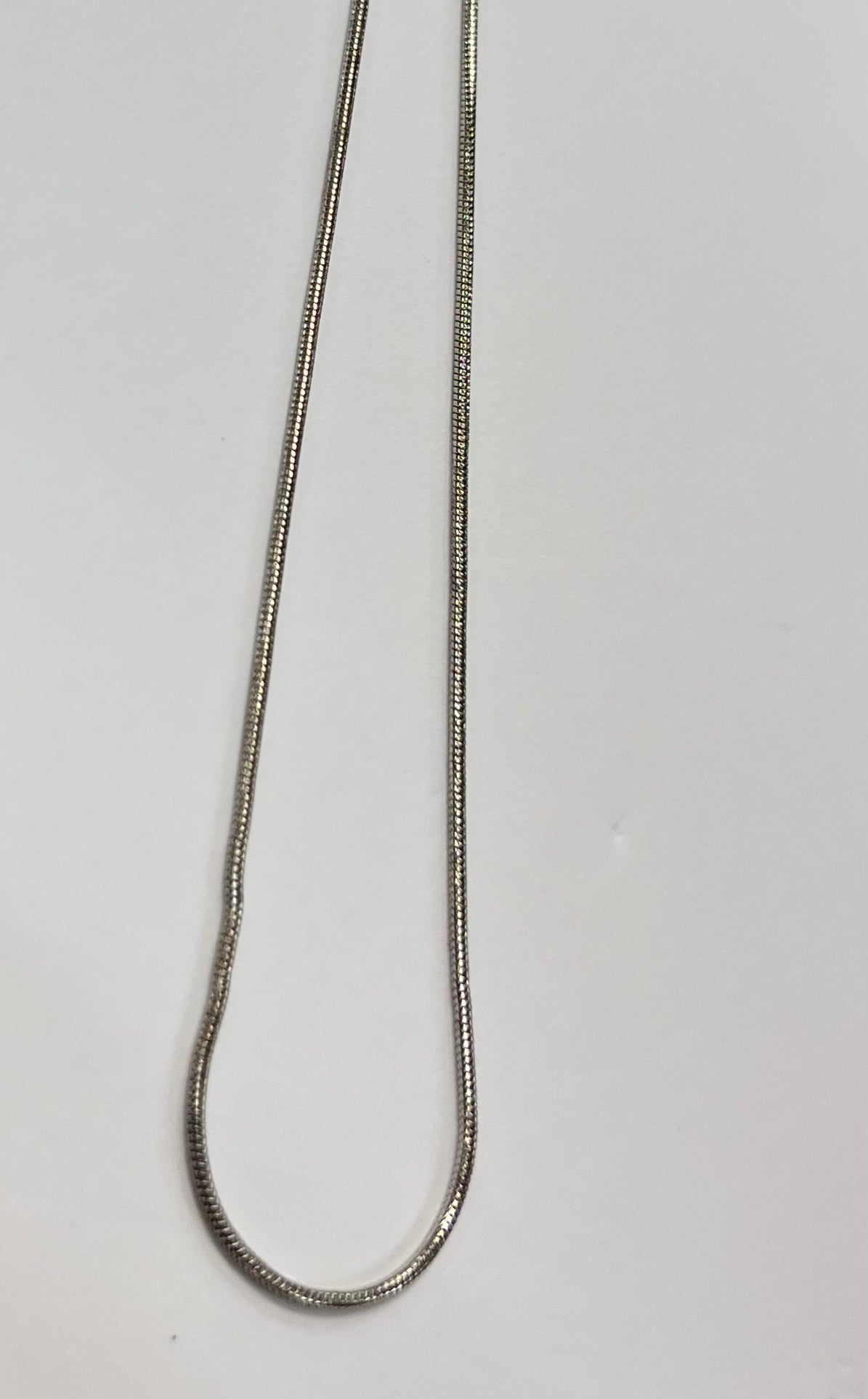 16" Metal (Silver-like)  Chain