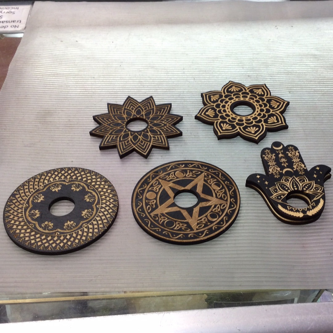 Black wooden sphere stand