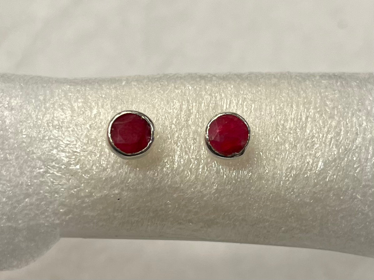High Quality Faceted Gemstone Studs