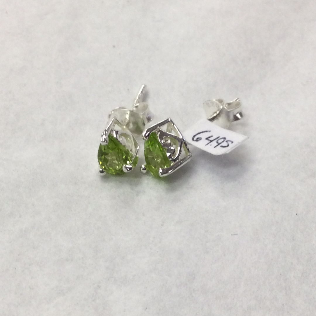 Peridot drop shape stud Earrings