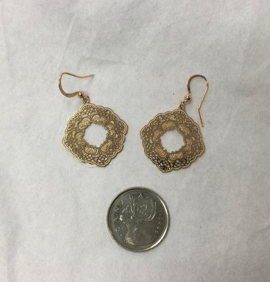 Lavishy Earrings, ornate rounded diamond