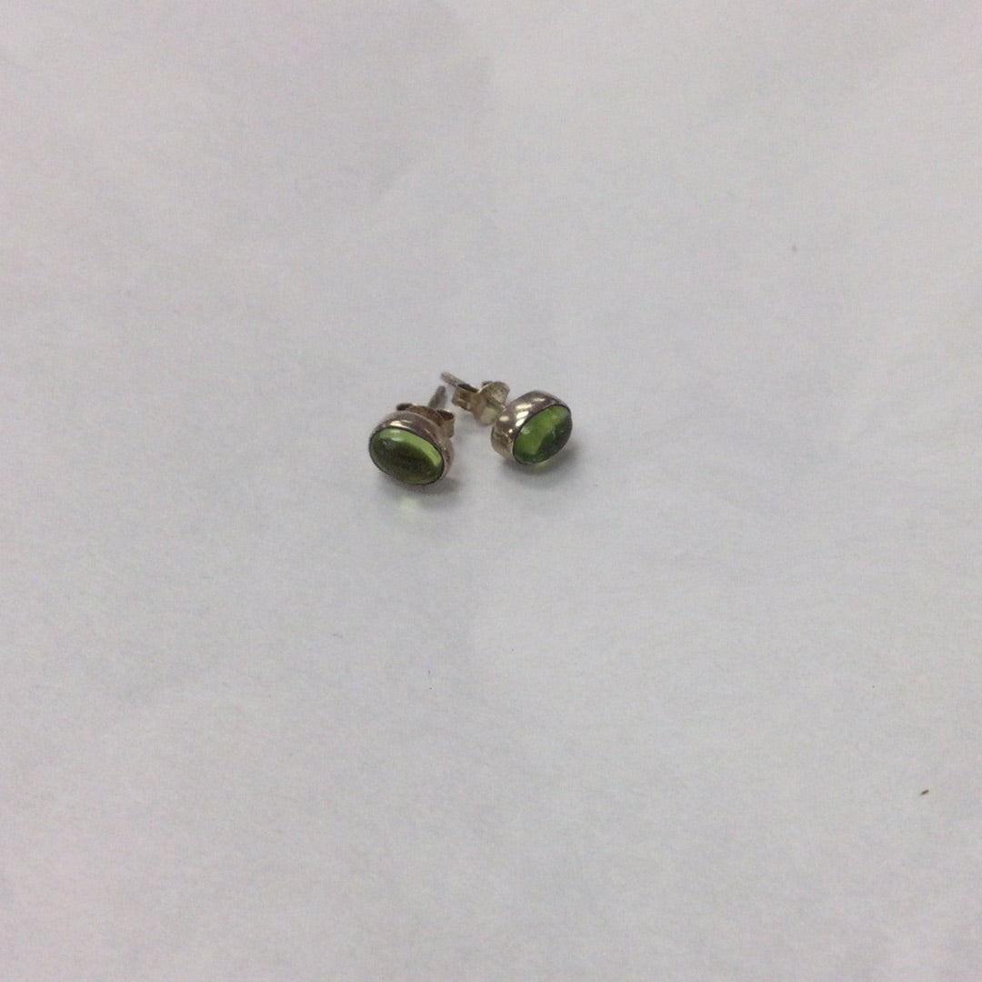Oval Peridot Earring