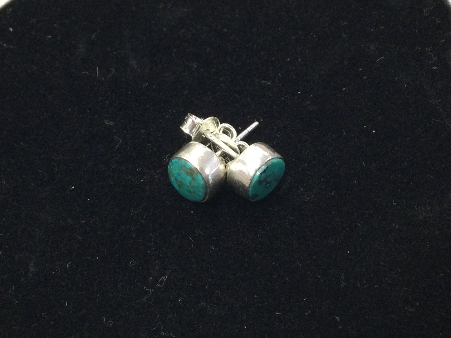 Turquoise stud, Round Silver Holdings