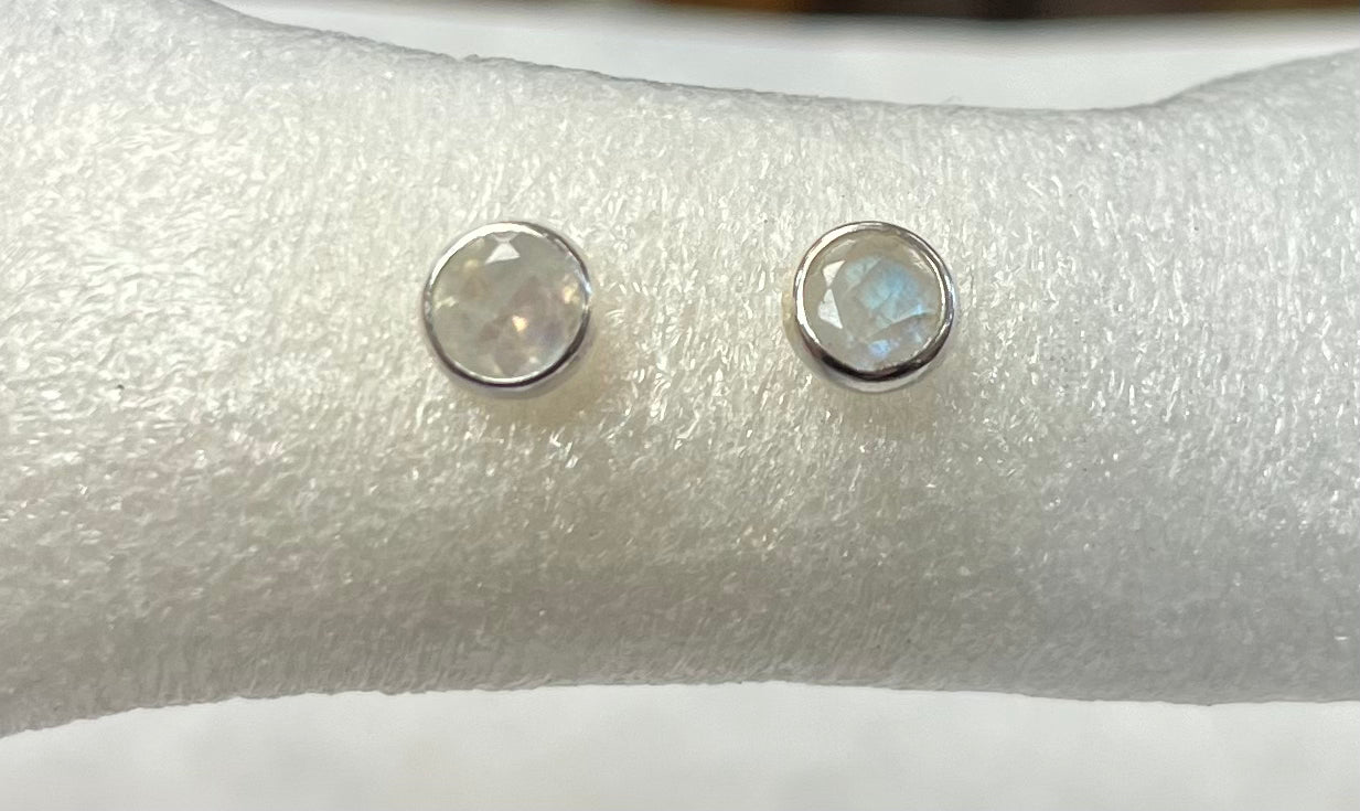 High Quality Faceted Gemstone Studs