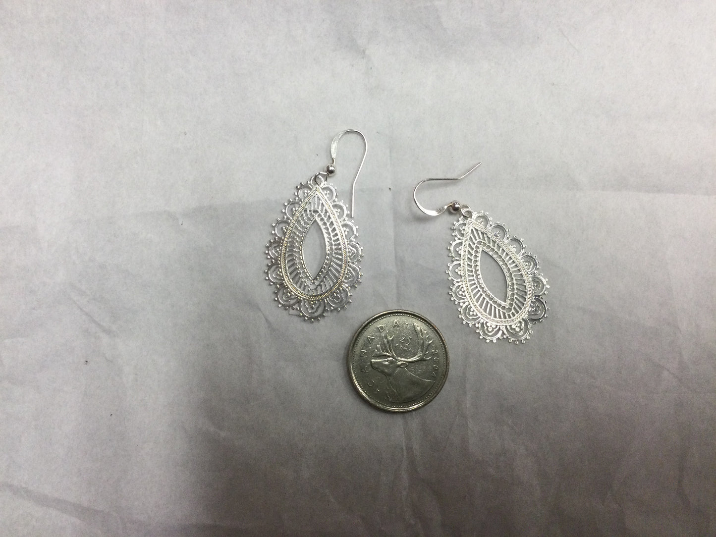Lavishy earrings, scalloped almond shape