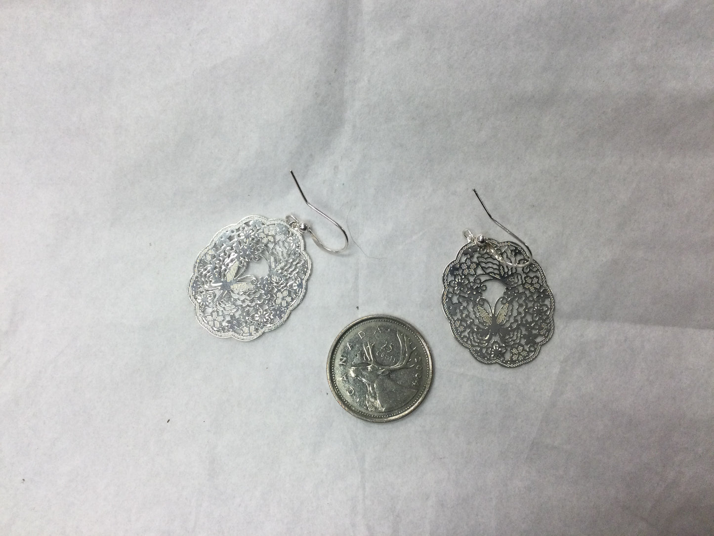Lavishy earrings, oval shaped with butterflies