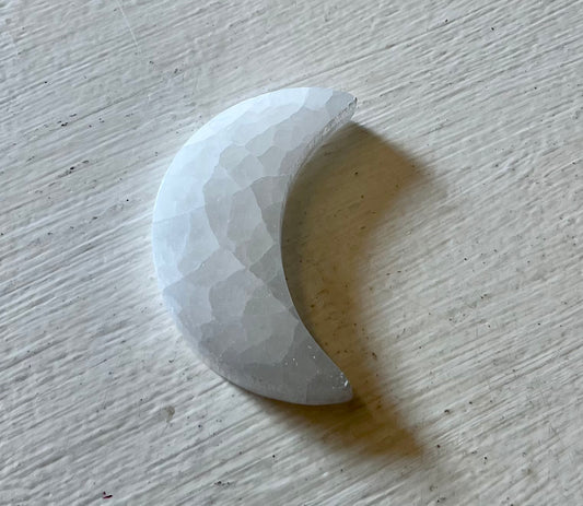 Small Selenite Moon 3"