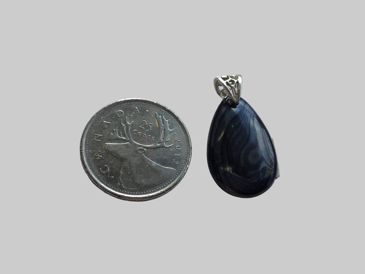 psilomaline drop Pendant