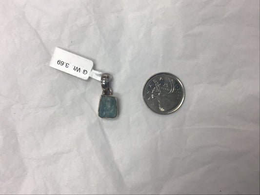Rough aquamarine pendant