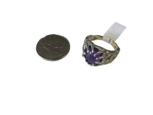 Branches Crawling Circular Amethyst Stone in Silver Ring