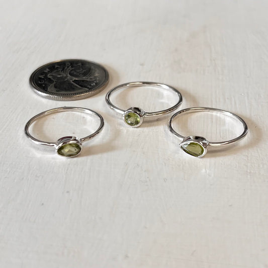 Simple 5mm Faceted Peridot Silver Ring