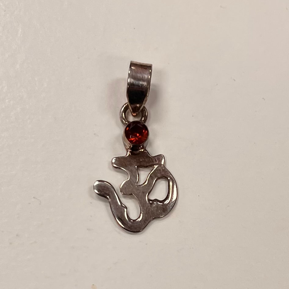 Silver Pendant Om With Garnet 20mm