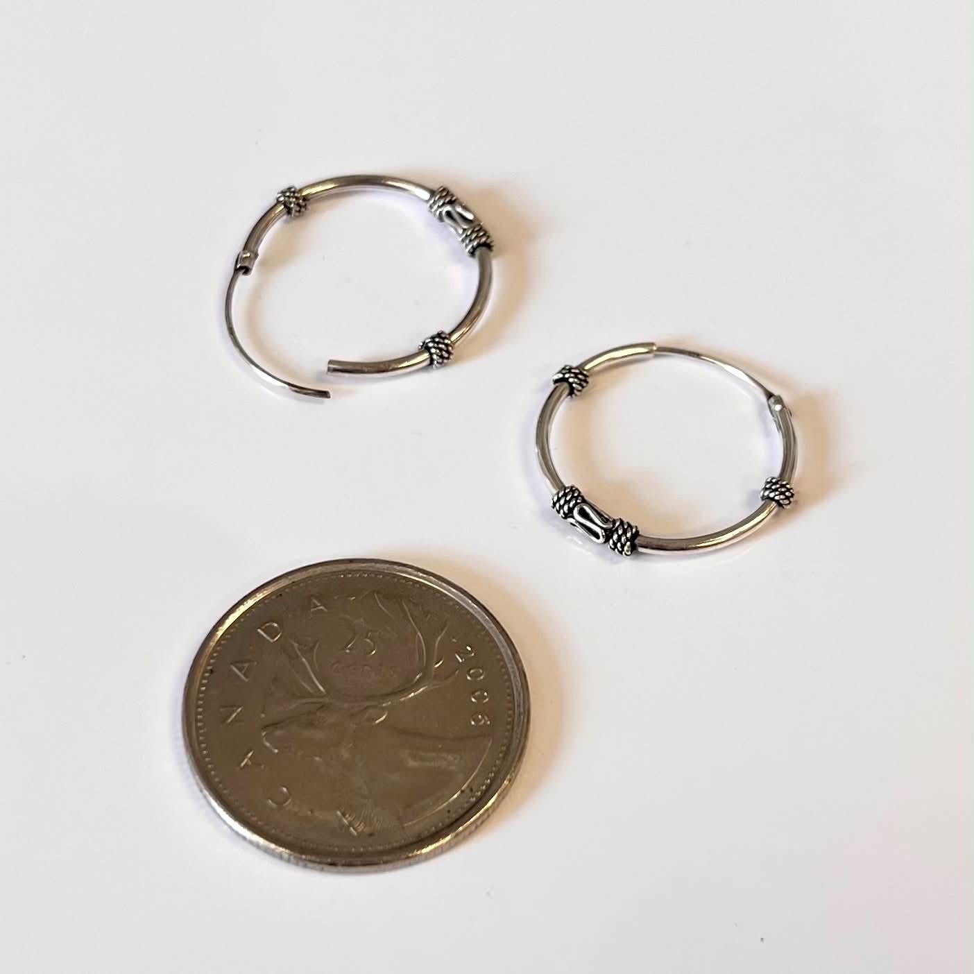 25mm Simple Silver Hoop Earrings w/ Knots