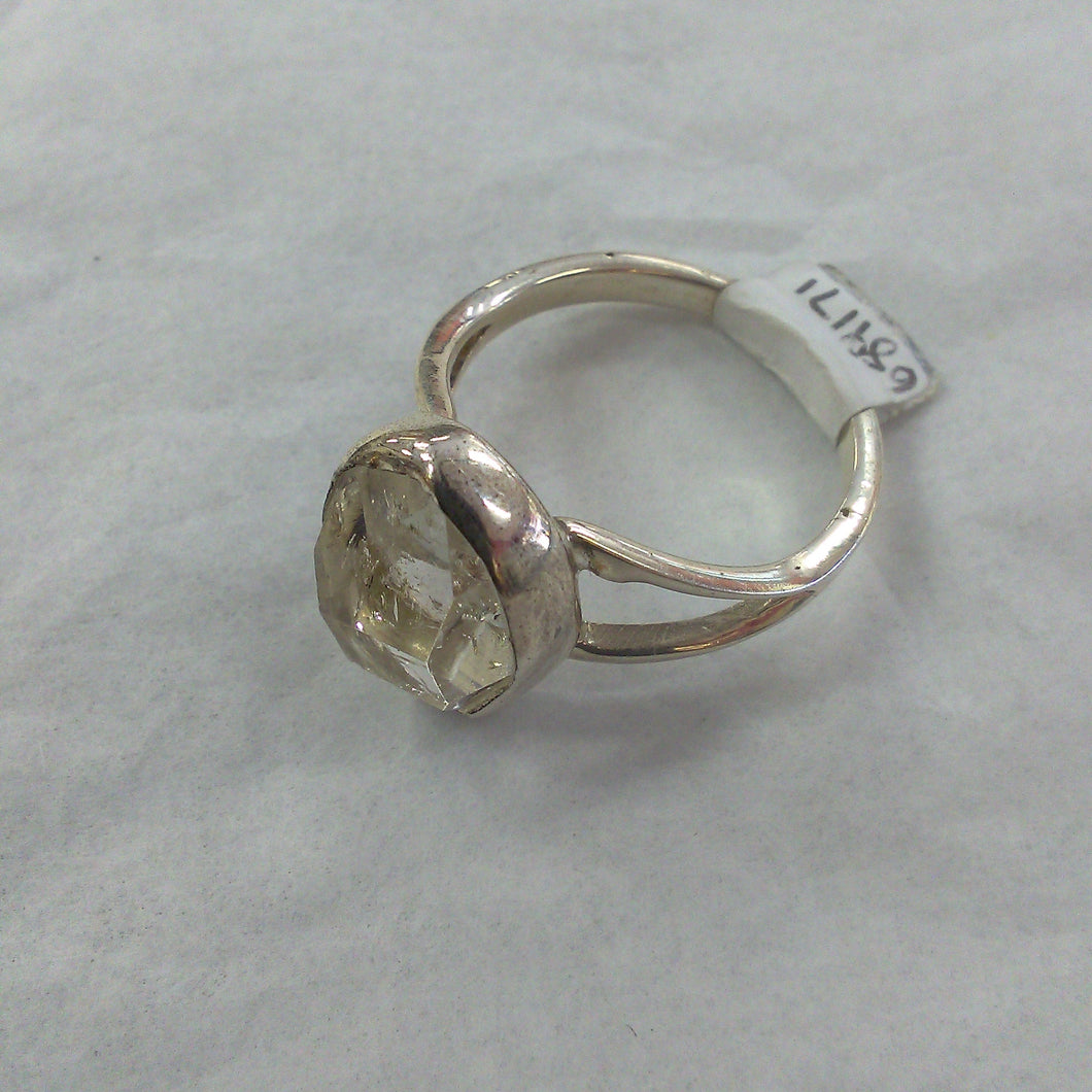 Clear Quartz Ring - Size 8