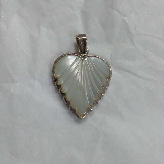 Mother of Pearl Pendant, Heart