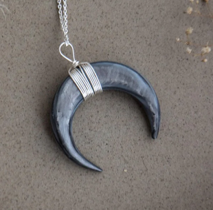 Wild Abandon - Luna Grey Shell Necklace 32"