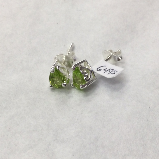 Peridot drop shape stud Earrings