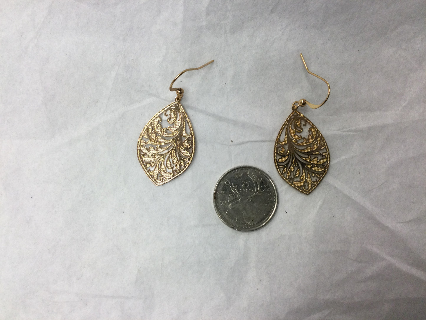 Lavishy earrings, leaf shape with leaf design