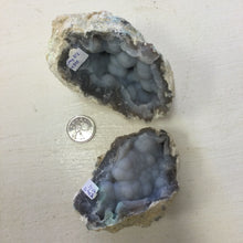 Load image into Gallery viewer, Bubble Chalcedony Geode Set

