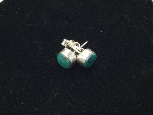 Turquoise stud, Round Silver Holdings