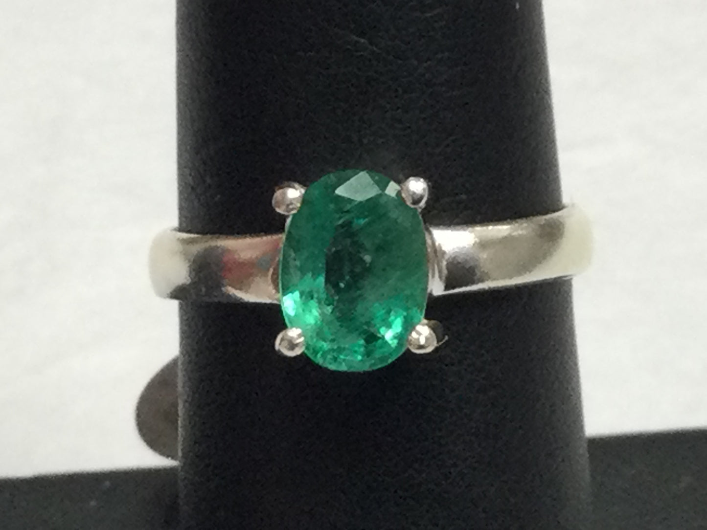 Modern Oval-Cut Emerald Ring (Size 7)
