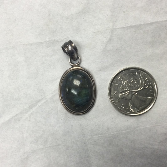 Oval Labradorite Pendant