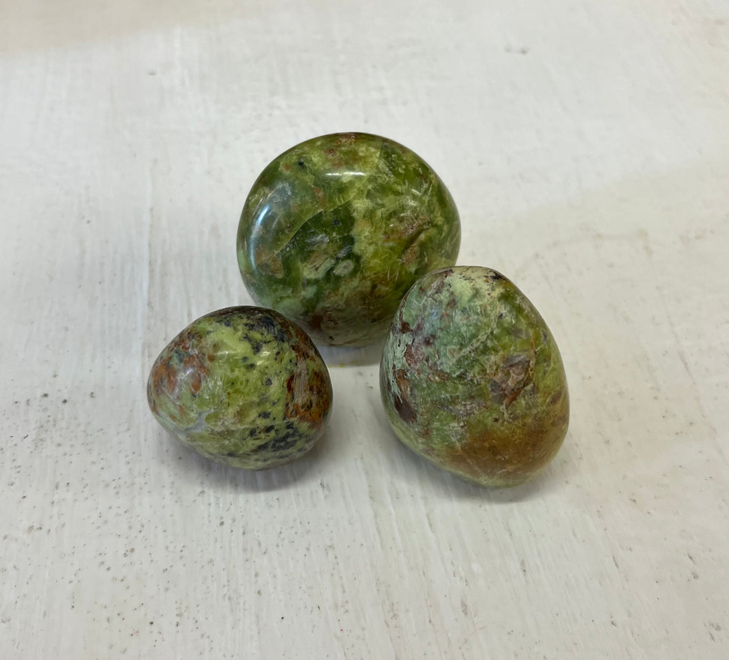 Free Standing Green Opal Polished