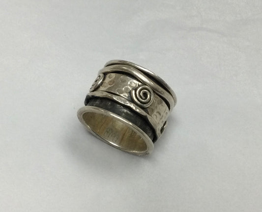 Meditation Ring, Sizes 6-7, Silver with Silver Patterned Rings