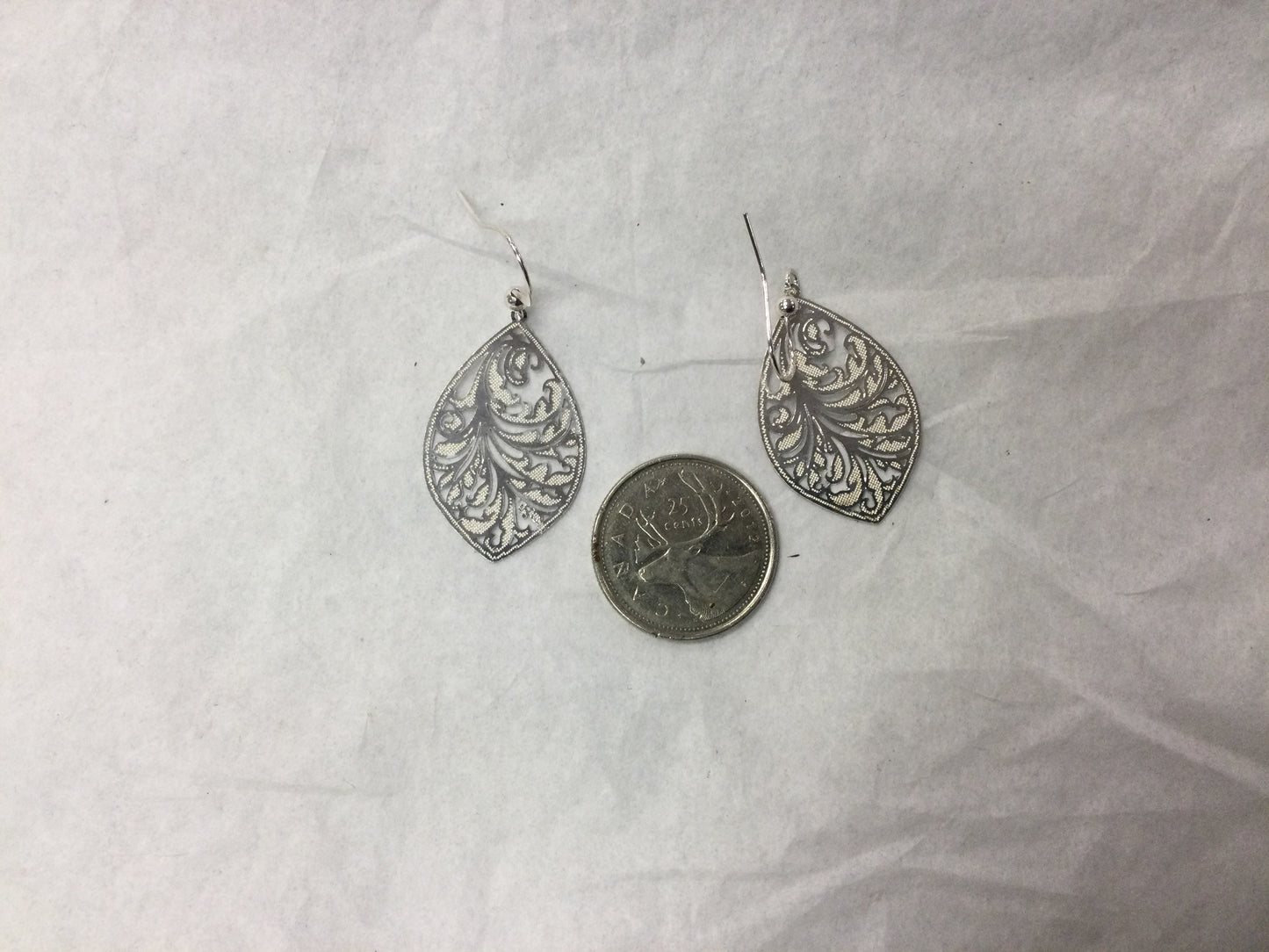 Lavishy earrings, leaf shape with leaf design